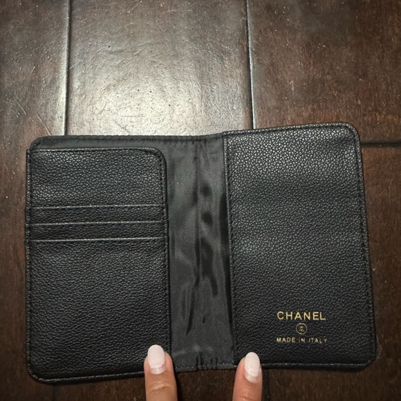 CHANEL Black Quilted Passport Holder GWP - Picture 3 of 6